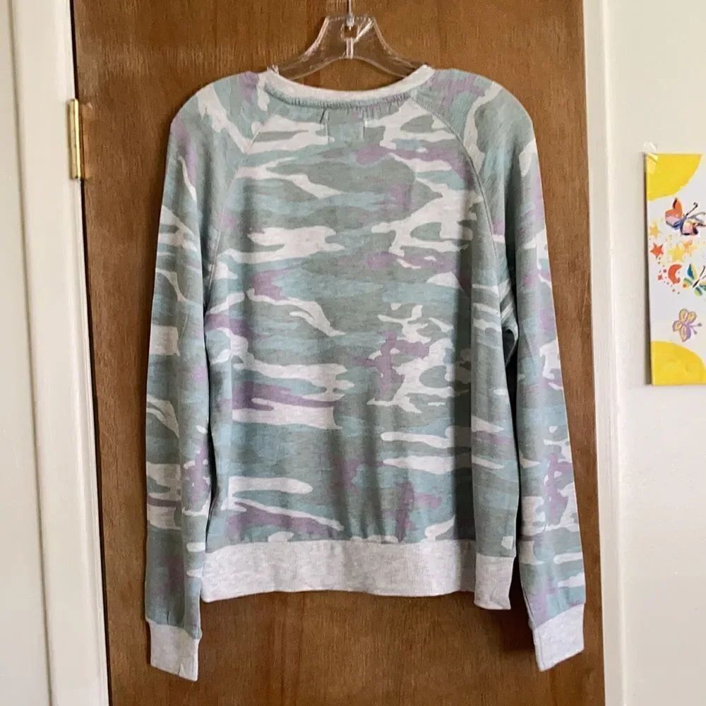 Thread & Supply L/S Crew Neck Med & Large only - Picture 7 of 9